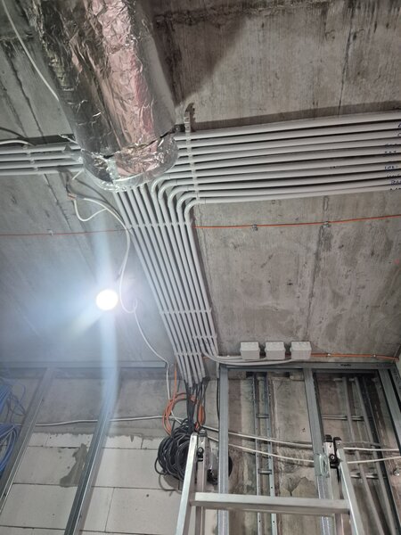 Handyman, electrician, instalator.