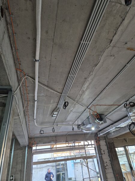 Handyman, electrician, instalator.