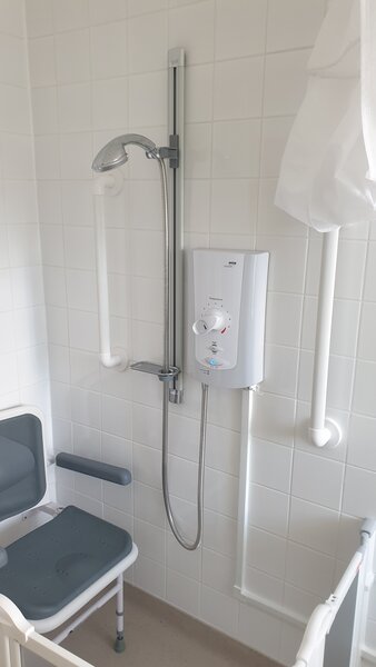 Handyman, electrician, instalator.