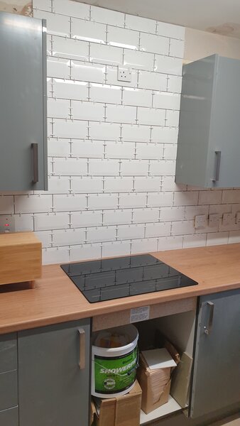 Handyman, electrician, instalator.